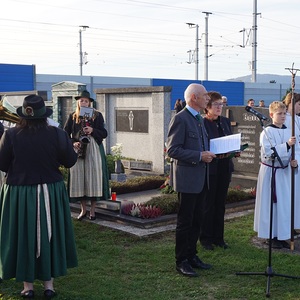 Neuer Friedhof                               